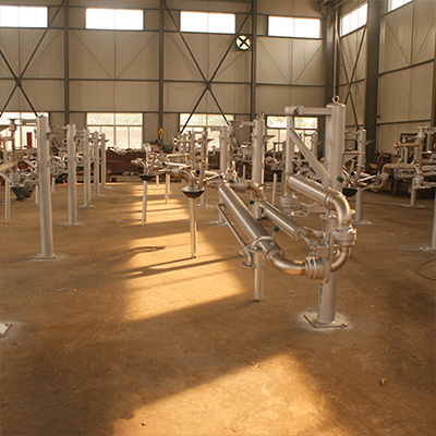 提高移動撬裝鶴管使用壽命的方法(圖1) 深達裝備推薦:粗苯裝卸車鶴管